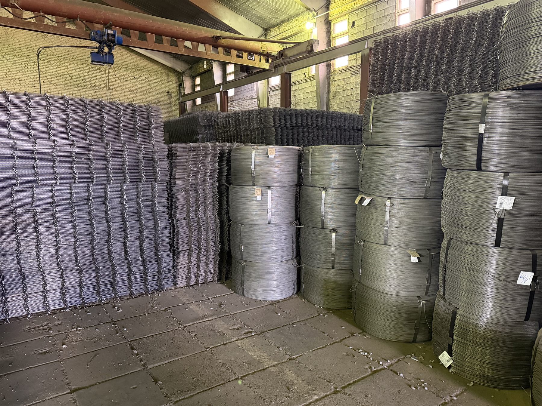 Общий вид склада готовой продукции завода в Домодедово